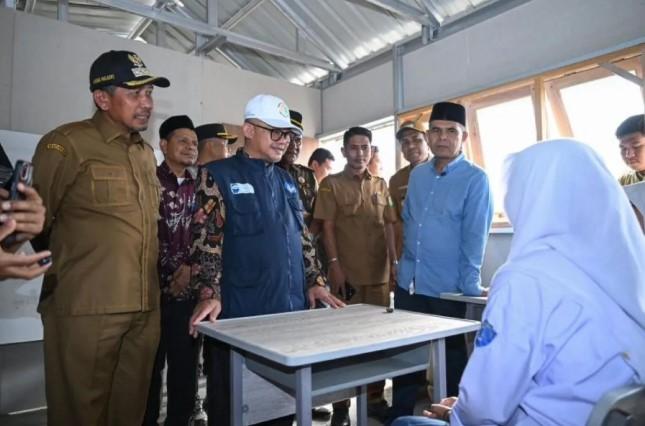 Mendikdasmen Resmikan Ruang Kelas Darurat di Pidie Jaya untuk Percepat Pemulihan Pendidikan Pascabanjir