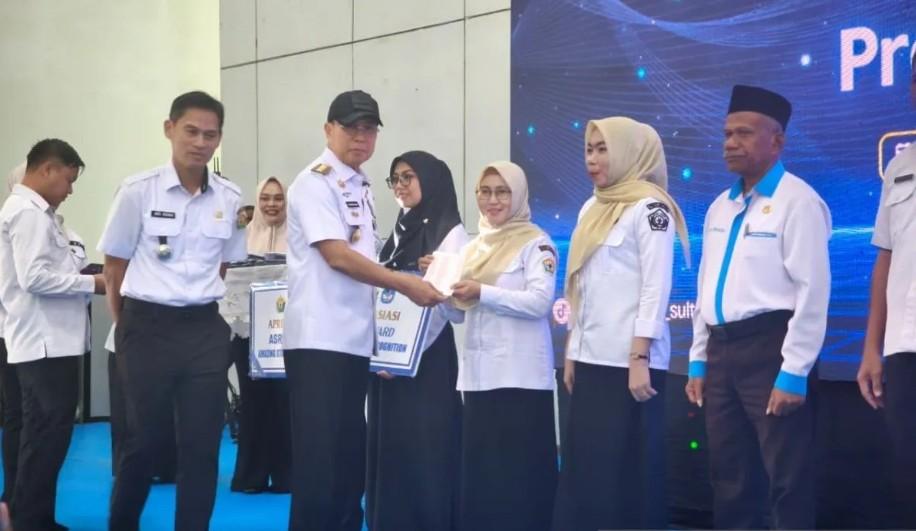 Pemprov Sultra Salurkan Tunjangan Guru Rp63 Miliar untuk 8.000 Pendidik