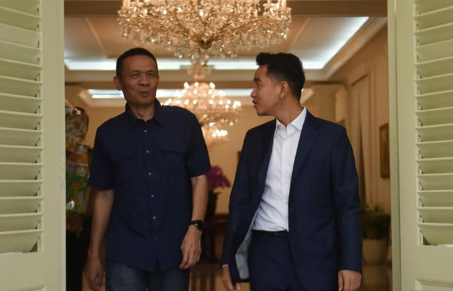 Rismon Sianipar Ajak Roy Suryo Ikut Edukasi Terbuka Pembuktian Keaslian Ijazah Jokowi