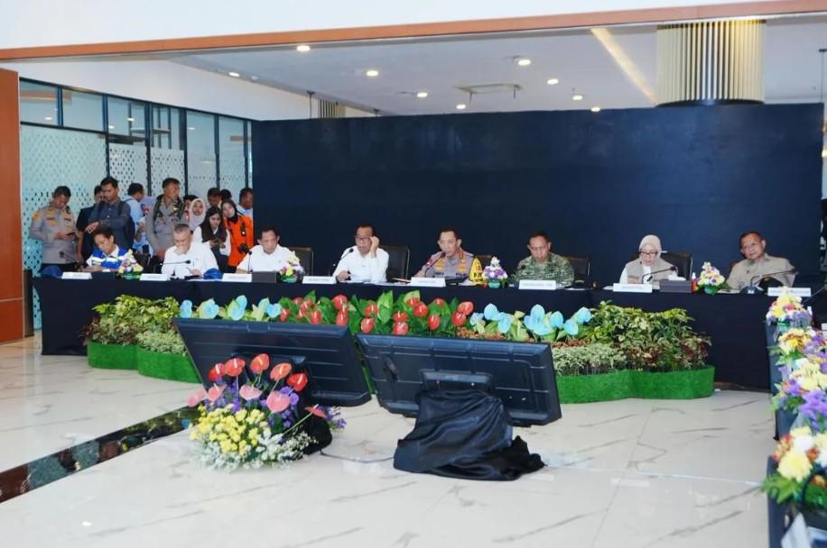 Kapolri Tinjau Arus Mudik di Pelabuhan Merak, Pastikan Pelayanan Maksimal bagi Pemudik