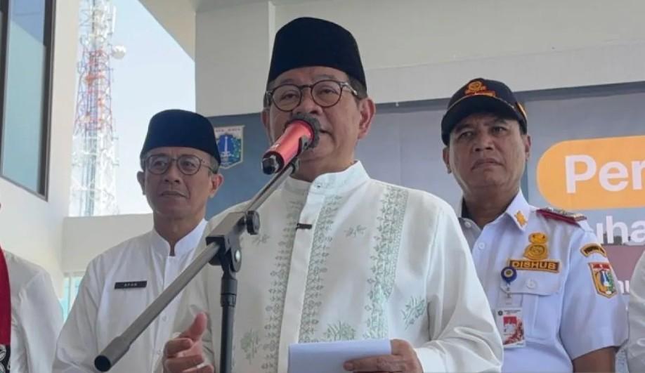 Pramono Anung Bagikan 1.108 Kartu Layanan Gratis untuk Warga Kepulauan Seribu