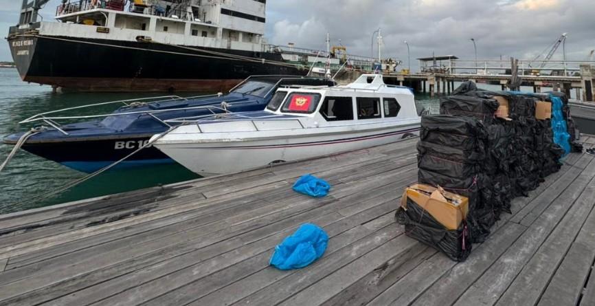 Bea Cukai Batam Amankan 1,12 Juta Batang Rokok Ilegal dalam Speedboat di Pulau Panjang
