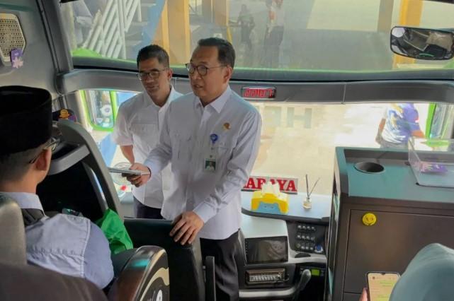 Sekjen Kemenhub Pastikan Bus Lebaran di Terminal Purabaya Sudah Lulus Ramp Check dan Layak Jalan
