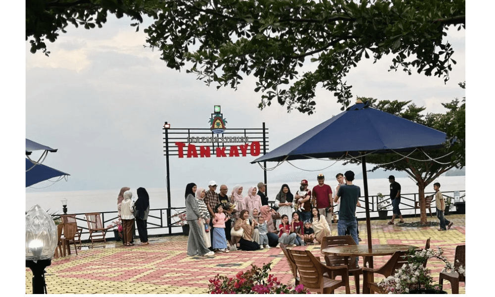 Wisata Danau Singkarak Bangkit Pascabencana, Kunjungan Lebaran Tembus 800 Orang per Hari