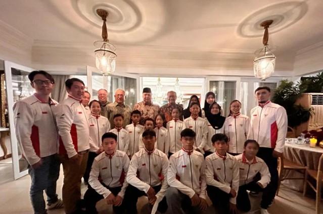 Ketua DPD RI Lepas Tim Pelajar BLiSPI U-17 Berlaga di Turnamen Internasional Bangkok