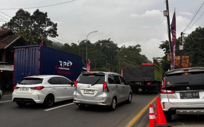 Polda Jabar Catat Lonjakan Arus Kendaraan hingga 30 Persen di Destinasi Wisata saat Lebaran