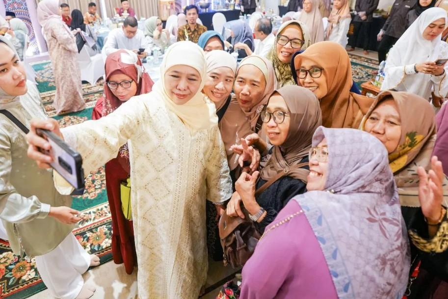 Gubernur Khofifah Menyebut Tradisi Riyayan Pererat Hubungan Pemerintah dan Masyarakat di Surabaya