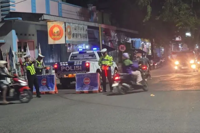 Polresta Pati Pastikan Arus Lalu Lintas Lebaran Tetap Terkendali Berkat Patroli dan Rekayasa Jalan