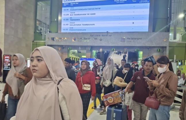 KAI Tegaskan Peran Strategis Kereta Api dalam Mendukung Konektivitas Nasional Saat Angkutan Lebaran 2026
