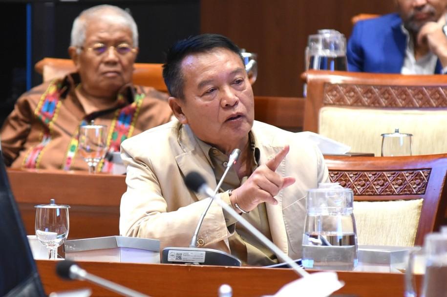 TB Hasanuddin Nilai Mundurnya Kabais TNI Jadi Teladan, Minta Kasus Penyiraman Air Keras Tetap Diusut Tuntas