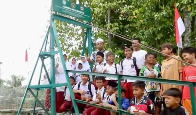 Presiden Prabowo Terima Laporan 280 Jembatan Perintis Rampung Dibangun dalam Tiga Bulan