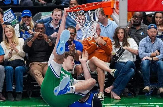Rookie Dallas Mavericks Cooper Flagg Pecahkan Rekor NBA dengan 51 Poin Meski Tim Tumbang