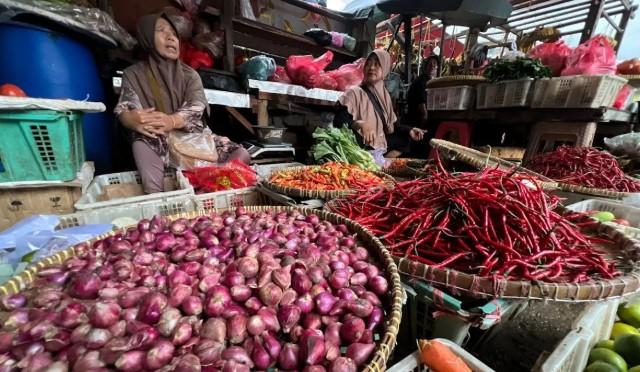 Harga Cabai Rawit Tembus Rp85.550 per Kg, Daging Ayam Bertahan di Rp42.000