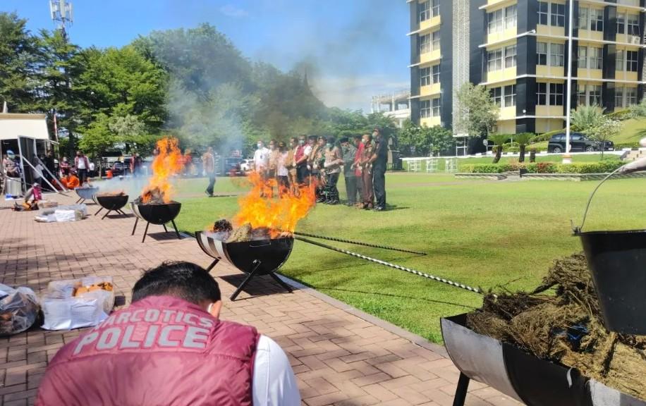 Rekayasa Foto AI Petugas PPSU Viral, Tiga Pejabat Kalisari Diperiksa dan Lurah Dinonaktifkan Sementara