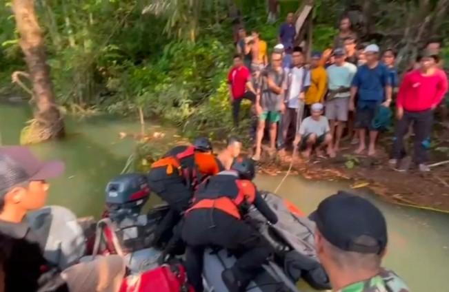 Tim SAR Temukan Remaja Hilang di Air Terjun Nanas Lombok Barat dalam Kondisi Meninggal Dunia