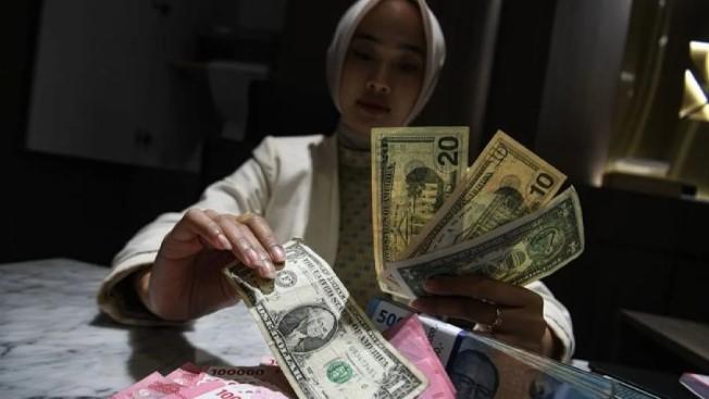 Rupiah Menguat Tipis ke Rp17.083 per Dolar AS pada Jumat Pagi di Tengah Sentimen Pasar