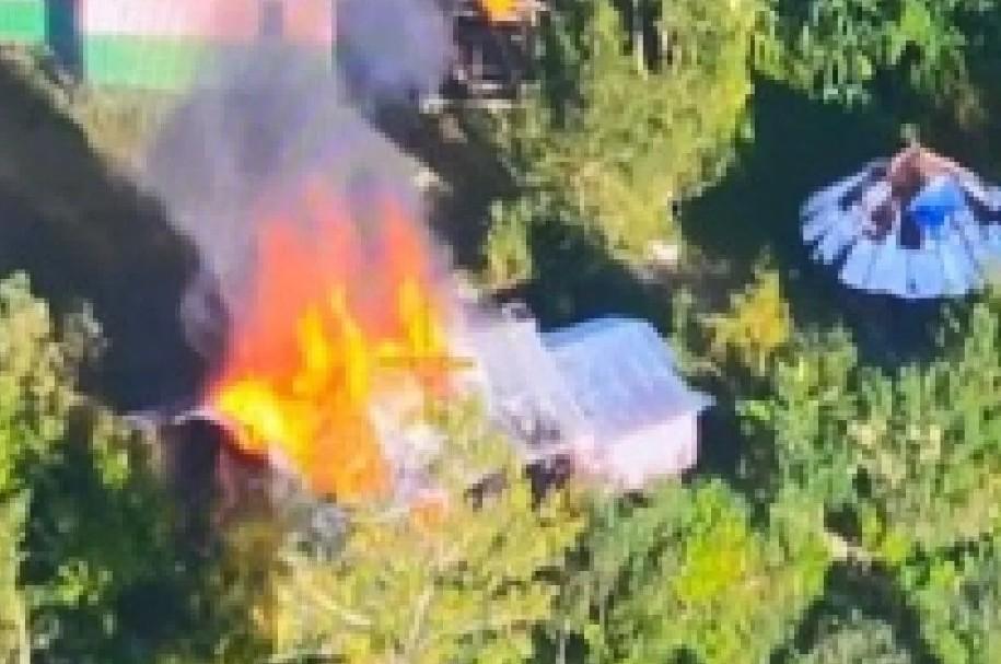 KKB Pimpinan Lekagak Talenggen Bakar Rumah Warga di Puncak, TNI Tingkatkan Pengamanan