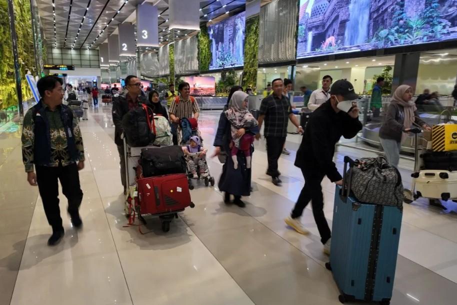 Evakuasi 45 WNI dari Iran Berlangsung Bertahap, Tiga Kloter Tiba 14–16 April 2026