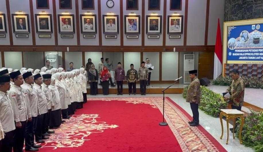 Pramono Anung Kukuhkan 117 Petugas Haji DKI Jakarta untuk Layani 7.819 Jemaah pada Musim Haji 2026