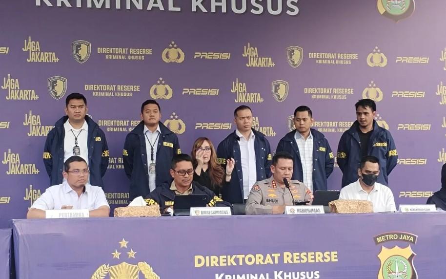 Polda Metro Jaya Bongkar Sindikat Pengoplosan Gas Elpiji, 10 Tersangka Raup Rp2,7 Miliar dalam Setahun