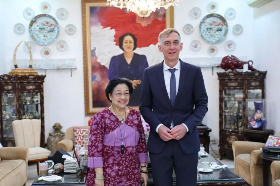Megawati Bahas Geopolitik Global hingga Kenangan KAA saat Terima Dubes Jerman di Menteng