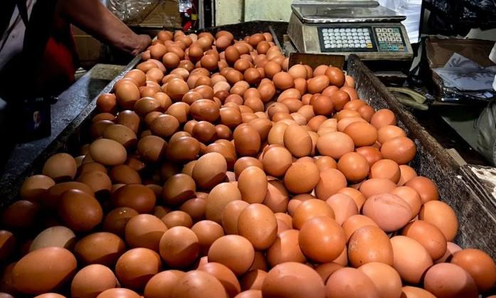 Harga Telur Ayam dan Cabai Rawit Terbaru Sabtu Pagi, Tembus Rp71.550 per Kilogram