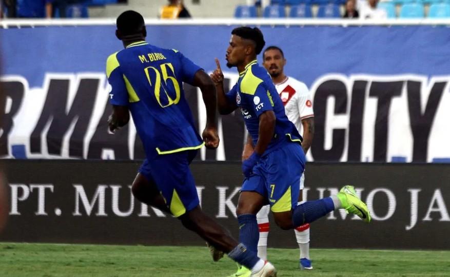 Gabriel Silva Cetak Dwigol, Arema FC Tumbangkan Persis Solo 2-0 di Kanjuruhan