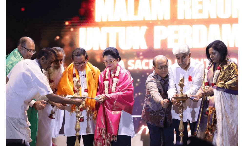 Pramono Anung Tekankan Kedamaian Dimulai dari Individu dalam Renungan Suci di Monas