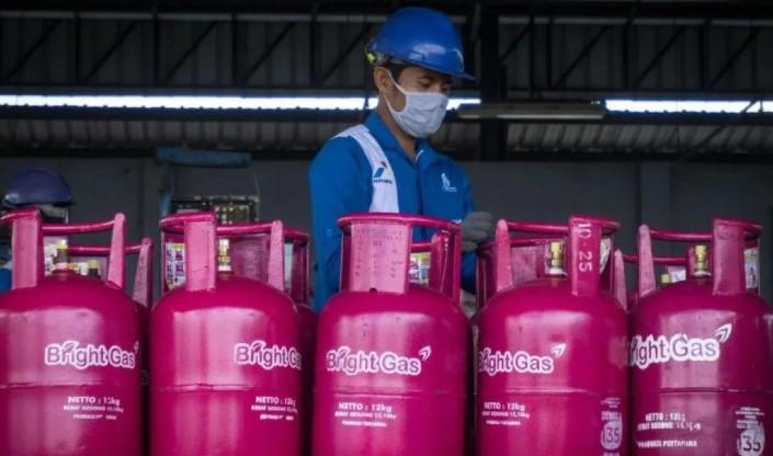 Lima Berita Ekonomi Terpopuler: RI Setop Impor Solar hingga Harga LPG Naik Tajam