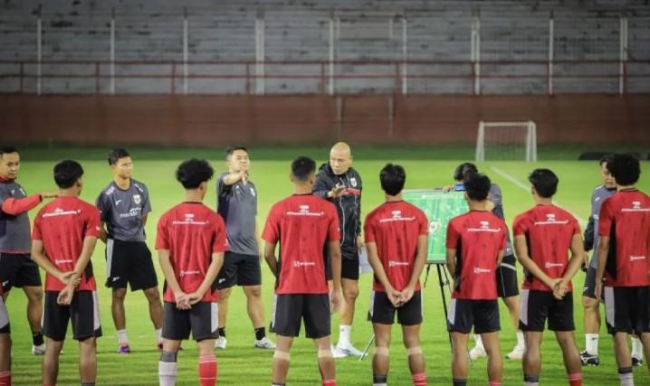 Nova Arianto Tegaskan Sanksi Menanti Pemain Timnas U-20 yang Terlibat Keributan EPA