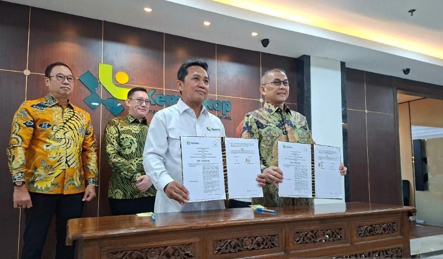 Menteri Koperasi Dorong PLTS Mini untuk Koperasi Desa Merah Putih dan Percepat Akses Listrik Nasional