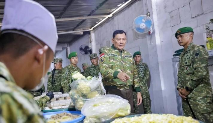 Menhan Sjafrie Sjamsoeddin Minta Prajurit YTP Jaga Hubungan Harmonis dengan Rakyat di Daerah Penugasan