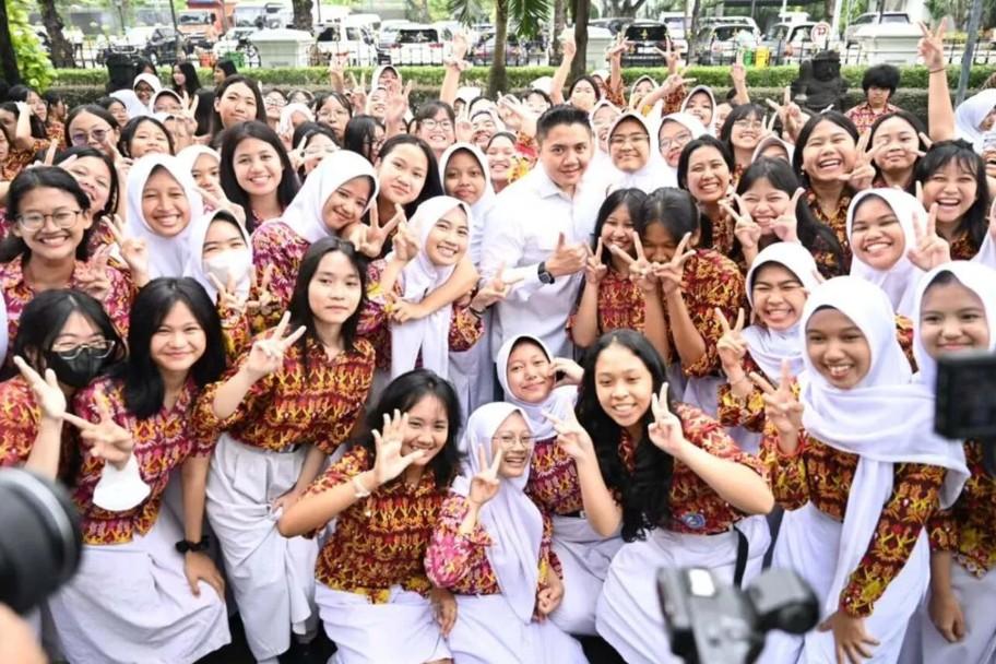 Kunjungan 300 Siswa SMAN 2 Jakarta ke Istana Kepresidenan Beri Edukasi Langsung tentang Pemerintahan