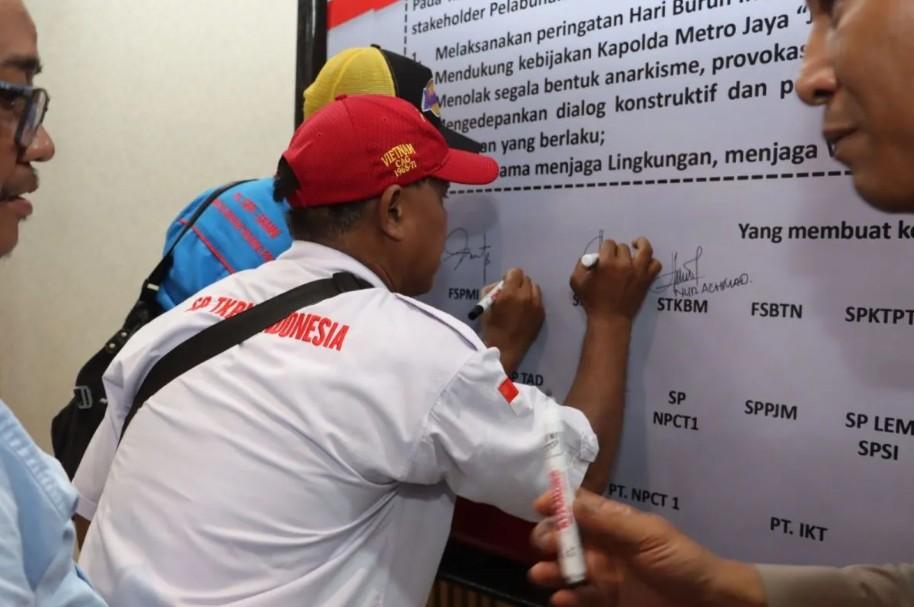 Polres Tanjung Priok Gelar Dialog dan Deklarasi Damai Bersama Buruh Jelang May Day 2026