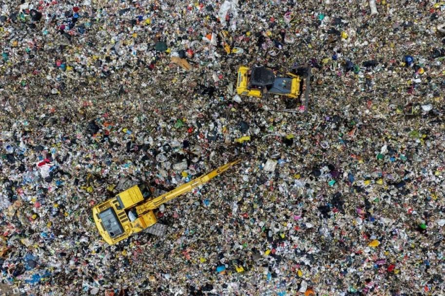 Pemkot Bandung Targetkan Akhiri Open Dumping di TPA Sarimukti pada Akhir 2026