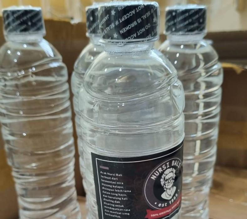 Bea Cukai dan Satpol PP Tindak Puluhan Botol Minuman Beralkohol Ilegal dalam Gudang PJT di Aceh Besar