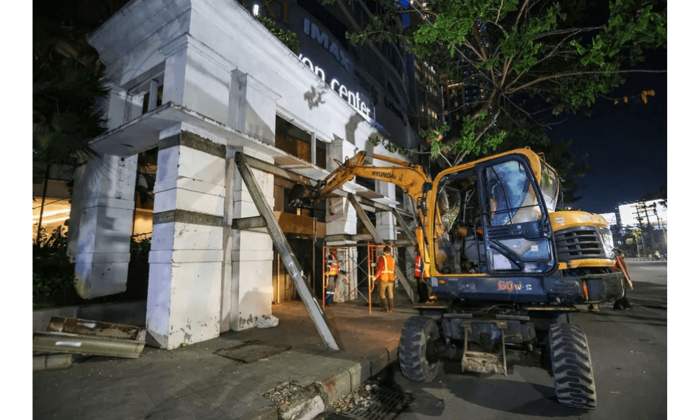 Pembongkaran Fasad Eks Toko Nam Surabaya Jadi Simbol Penataan Kota dan Penegasan Sejarah Autentik