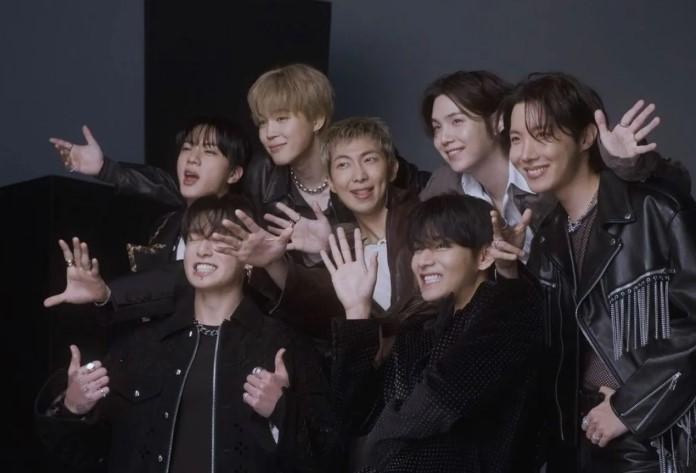 BTS Sapa Penggemar dari Istana Kepresidenan Meksiko Jelang Konser Tur Dunia "ARIRANG"