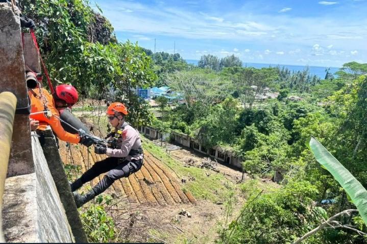 Brimob dan Basarnas Nias Gelar Latihan Gabungan Hadapi Situasi Darurat