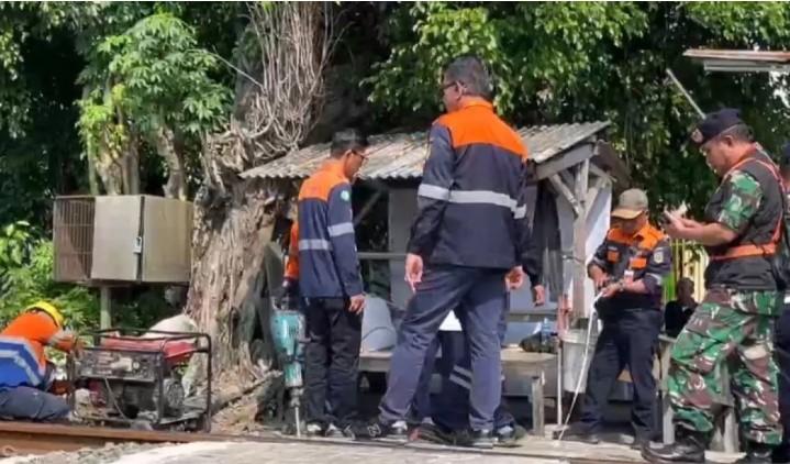 KAI Jakarta Tutup Perlintasan Liar Tebet-Cawang untuk Cegah Kecelakaan Kereta