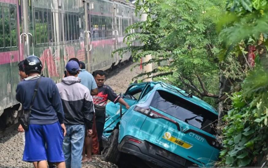 Kecelakaan Maut KRL dan Taksi di Bekasi Timur Disimpulkan Akibat Kelalaian Pengemudi
