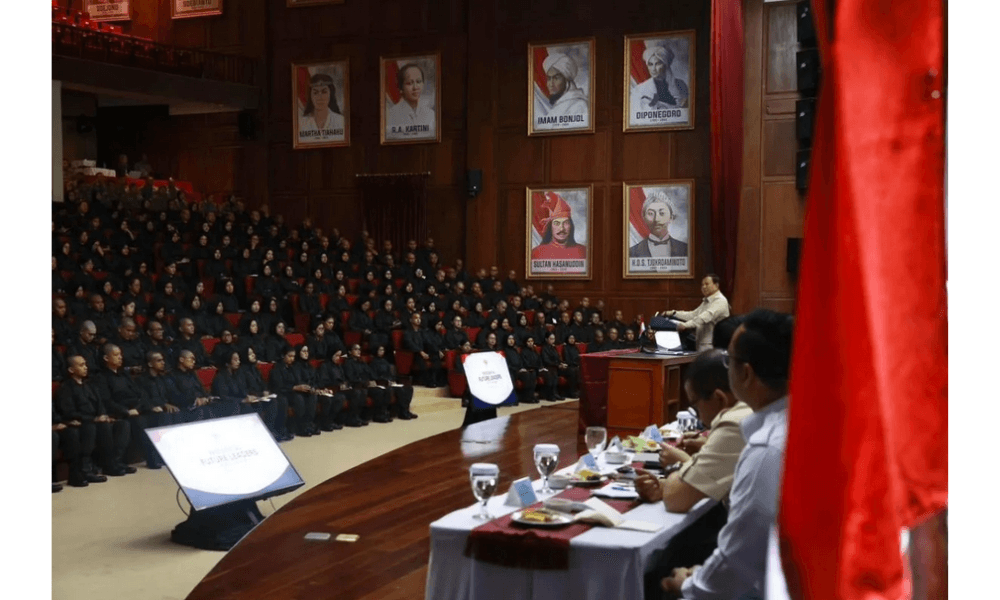 Prabowo Beri Taklimat Peserta Presidential Future Leaders Program 2026 di Hambalang