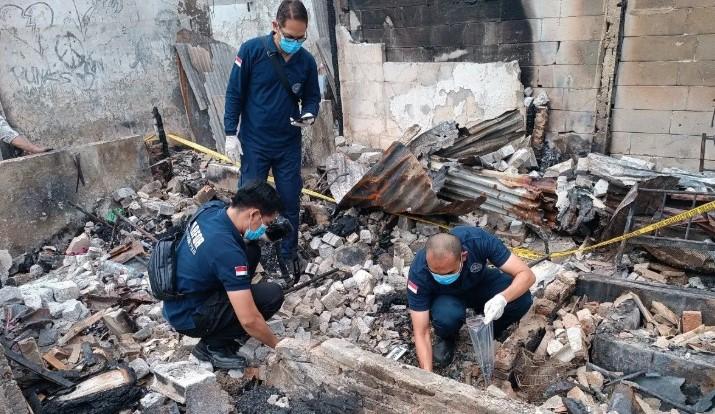 Tim Puslabfor Polri Olah TKP Kebakaran Kemayoran yang Hanguskan Sekitar 300 Rumah