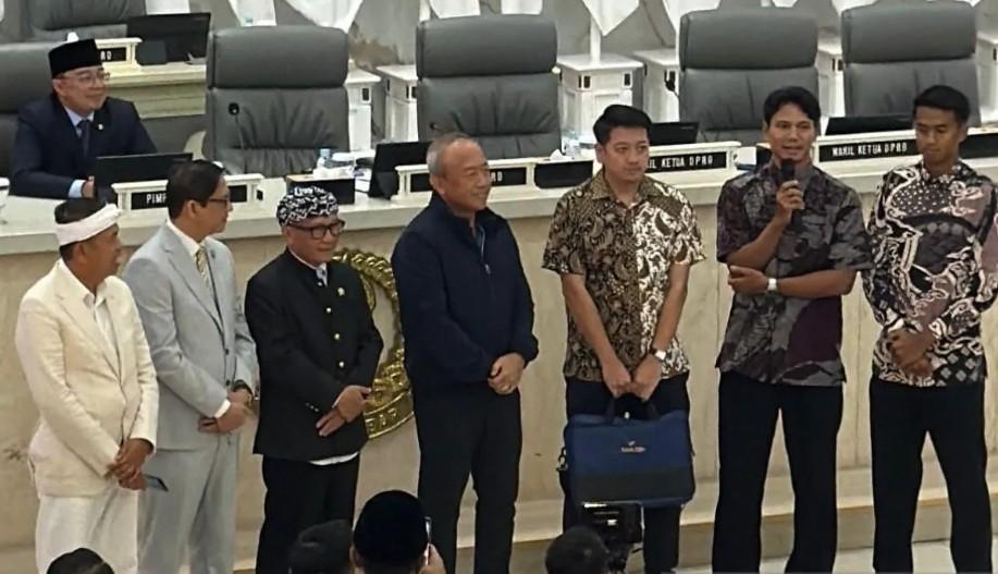 Persib Bandung Terima Bonus Rp1 Miliar dari Dedi Mulyadi Usai Juara BRI Super League Tiga Kali Beruntun