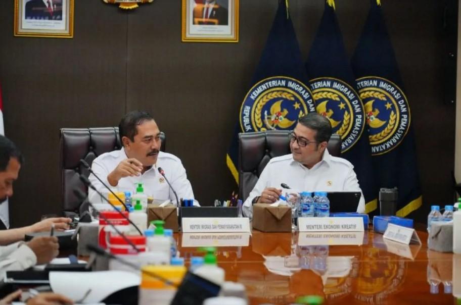 Kemenimipas Mendeportasi 25 WNA Penyalahguna VoA yang Bekerja Ilegal di Sektor Fotografi dan Videografi