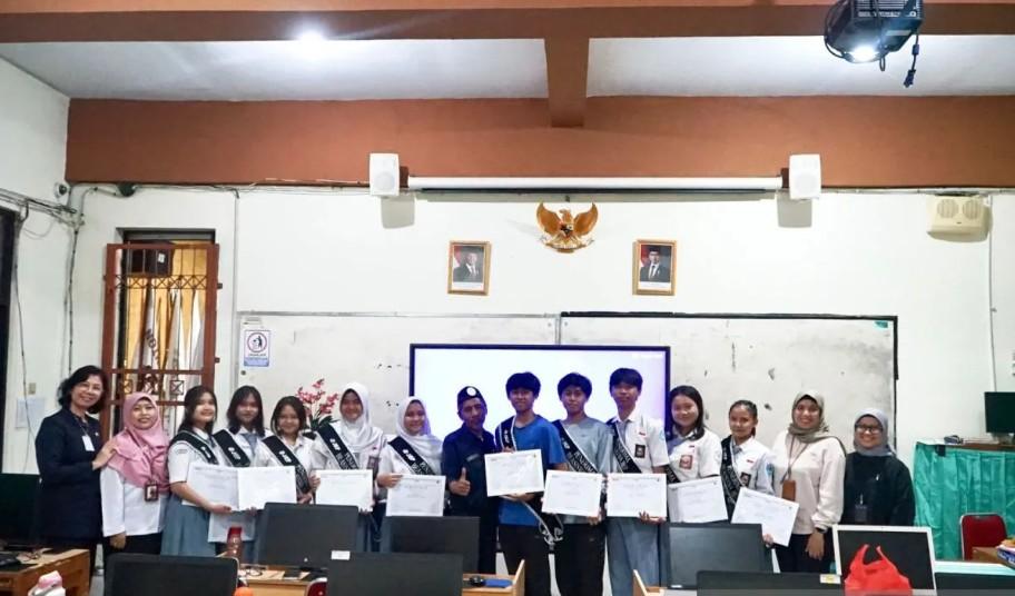 PT JIEP Mengantarkan Seluruh Peserta Program Beasiswa Lolos ke PTN melalui Pendampingan Akademik