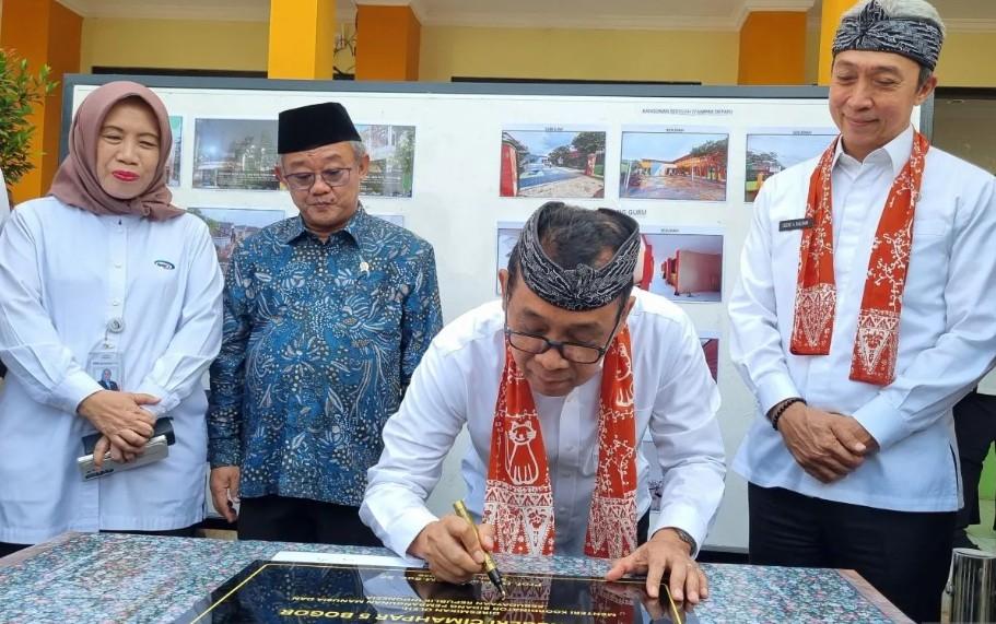 Pratikno Meresmikan Revitalisasi SDN Cimahpar 5 Bogor, Sekolah Kini Memiliki Gedung Dua Lantai
