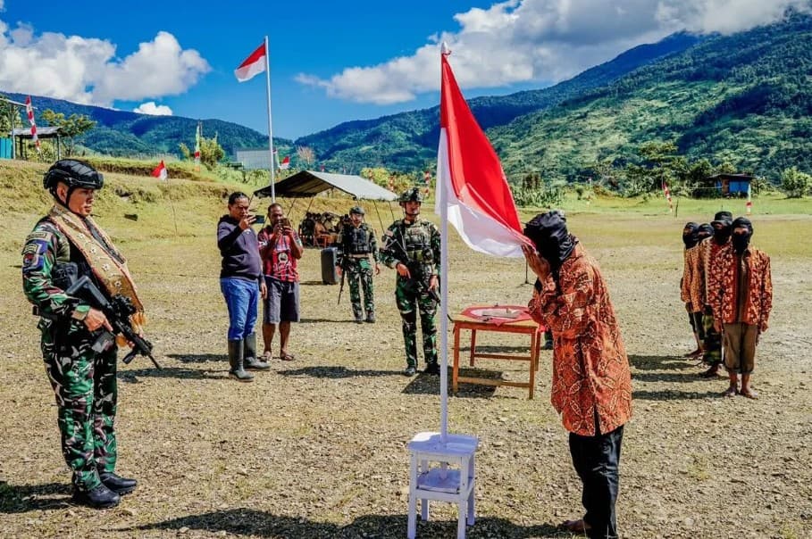 Delapan Mantan Anggota KKB Kodap XVI/NK Kembali ke NKRI dan Ikuti Prosesi Ikrar di Kiwirok