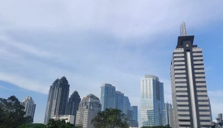 BMKG Memprakirakan Sebagian Besar Wilayah Jakarta Cerah pada Rabu Pagi