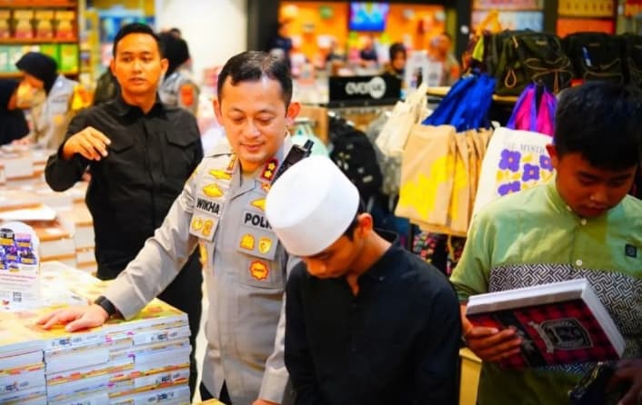 Polres Bogor Ajak 80 Anak Yatim Belanja Perlengkapan Sekolah Sambut Hari Bhayangkara ke-80